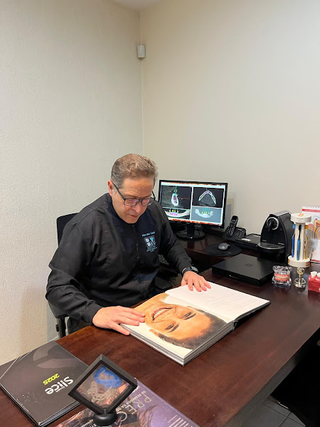 Foto 3 de Consultório Odontológico Dr. Henrique Melo Valente - Belo Horizonte