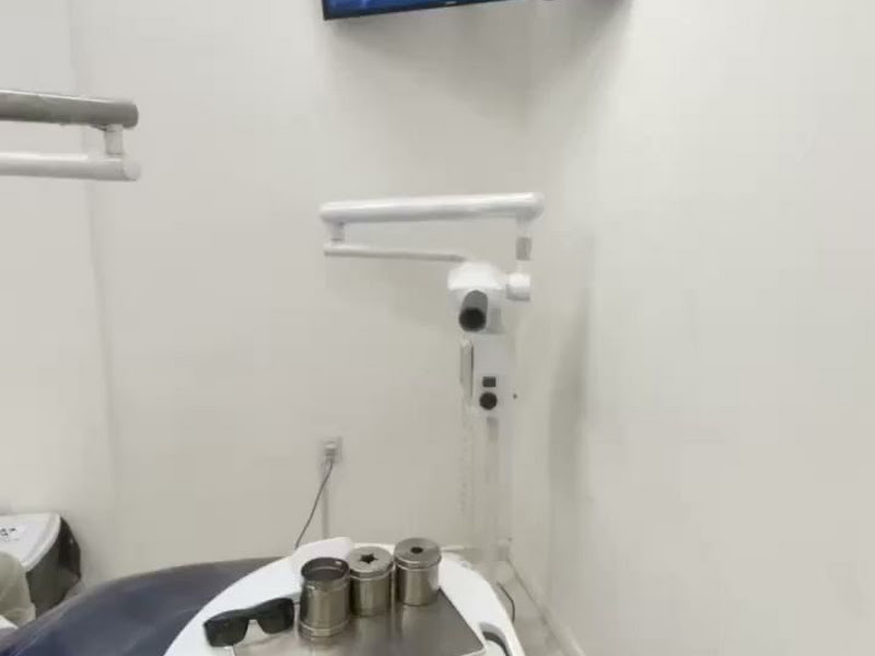 Foto 3 de Consultório Odontológico Dr. Victor Moura | Implantes, Próteses e Restaurações – Bairro Sideral