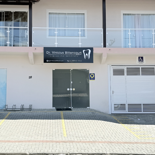 Foto 3 de Consultório Odontológico Dr. Vinicius Bittencourt | Cirurgião Dentista em Joinville