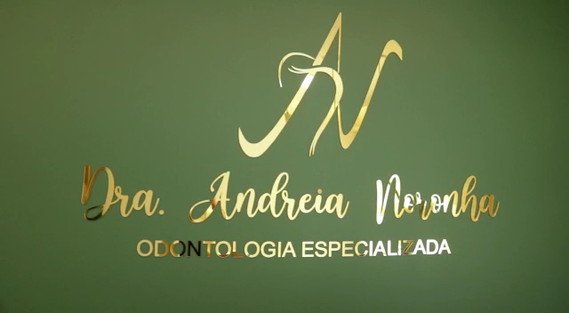 Foto 3 de Consultório Odontólogico Dra. Andréia Noronha Clinica Geral - Clareamento - Prótese