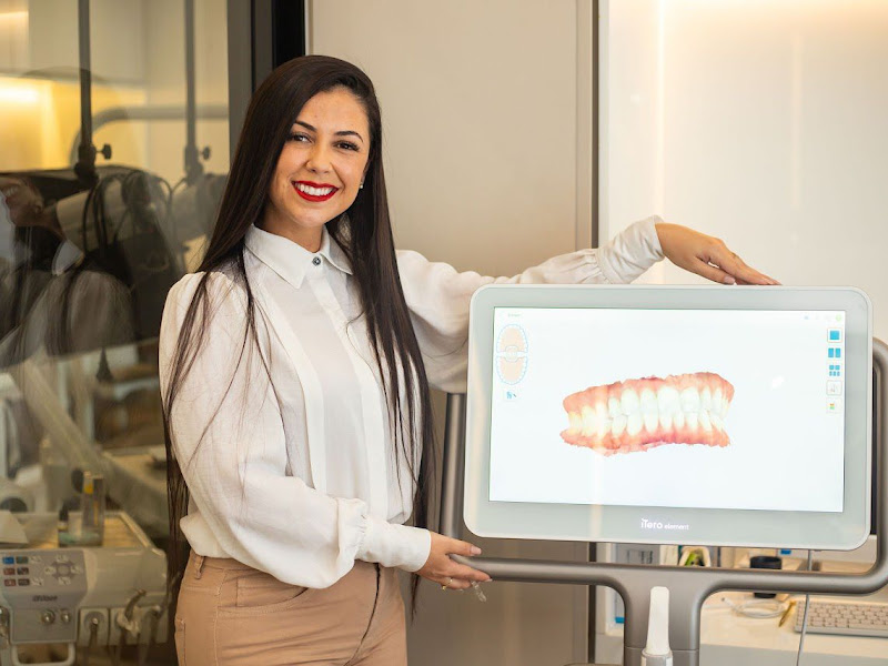 Foto de Consultório Odontológico - Dra. Francielly Moura & Dra. Madiane Igarçaba