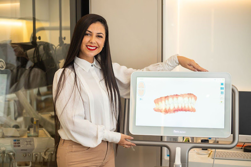 Foto 2 de Consultório Odontológico - Dra. Francielly Moura & Dra. Madiane Igarçaba