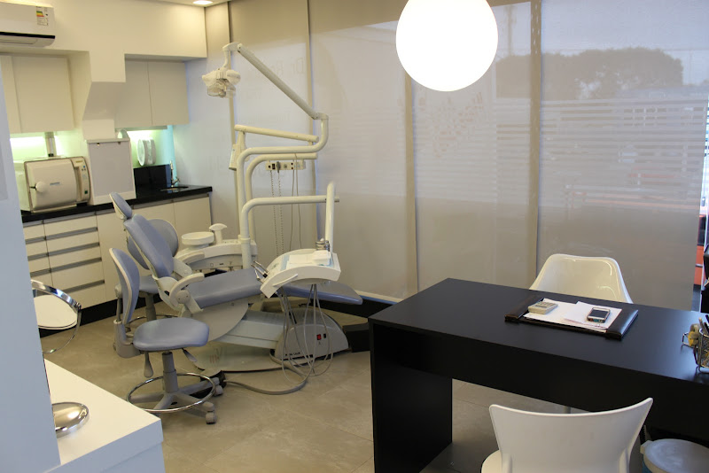 Foto 3 de Consultório Odontológico Dra. Tatiana Hillmann - Shopping Via Colleghi - Sobreloja 18