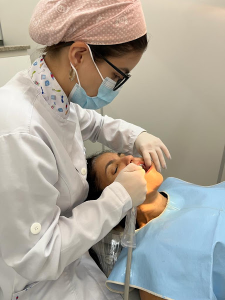 Foto de Consultório Odontológico Dra Thaís Madureira Alvarenga