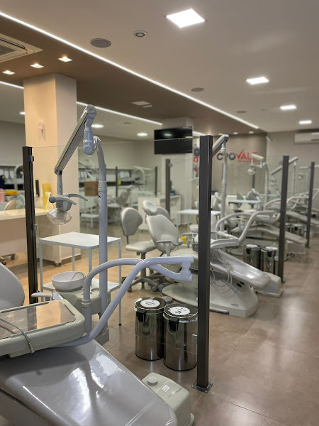 Foto 2 de CPOVale | Pós-Graduação em (Endodontia, Prótese, Cirurgia, Implantes, ortodontia)