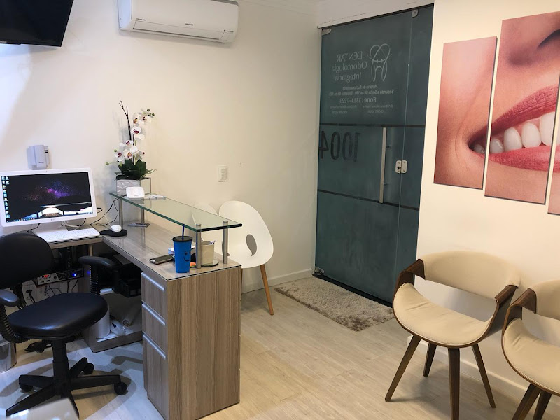 Foto 3 de Cristiana Maciel - Dentista Setúbal / Boa Viagem - Aparelho de Porcelana, Safira, Autoligado, Invisalign.