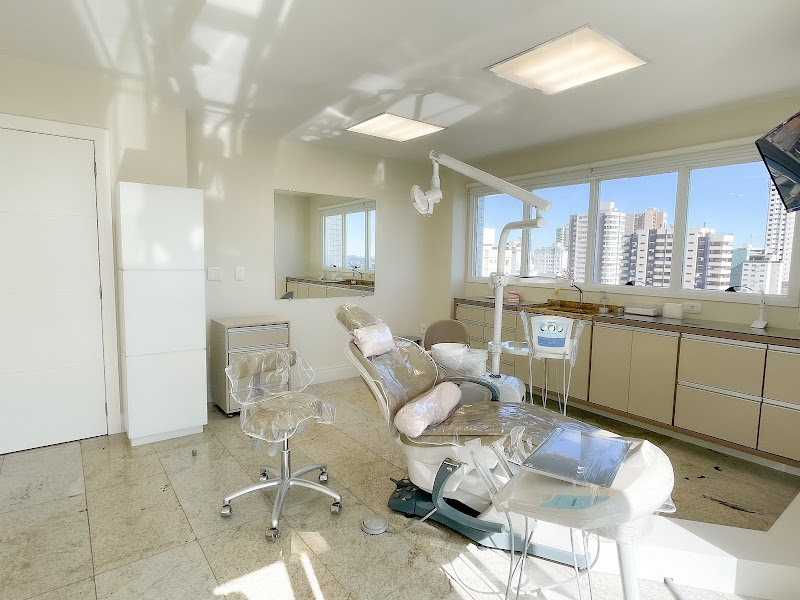 Foto 3 de Cristiane Oliveira Dentista e Periodontista