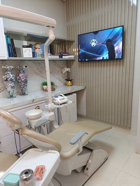 Foto 2 de CROE- CENTRO DE REABILITAÇÃO ORAL E ESTÉTICA