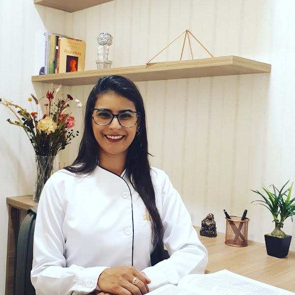 Foto 2 de Dayana Braga Odontologia - Dentista - Dor Orofacial - DTM - Bruxismo - Ortodontia - Invisalign