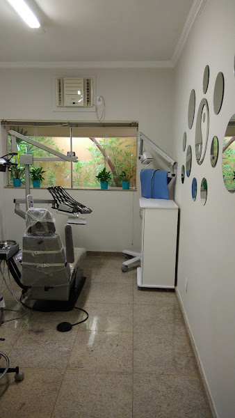 Foto 3 de Dayana Braga Odontologia - Dentista - Dor Orofacial - DTM - Bruxismo - Ortodontia - Invisalign