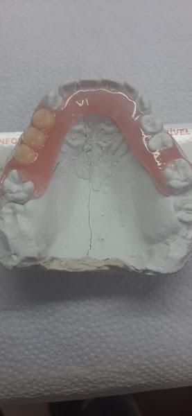 Foto de DBS Prótese Dentária - Protético