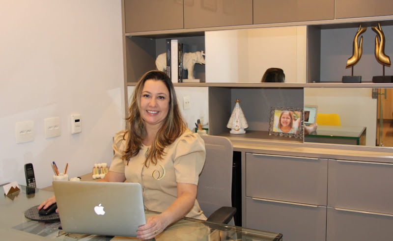 Foto 2 de Deila Rodrigues De Oliveira