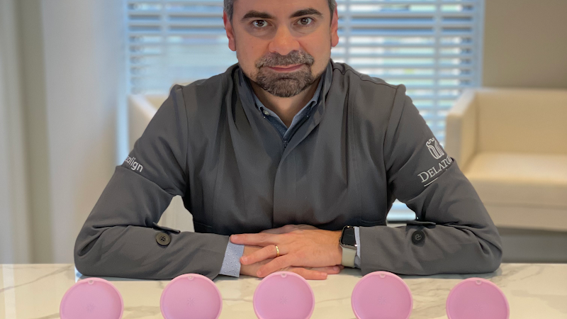 Foto 2 de Delatorre Odontologia - Invisalign em Curitiba