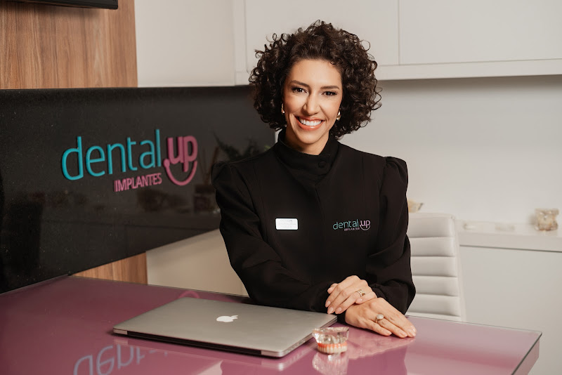 Foto 2 de Dental Up Clínica Odontológica | Dentistas em Bento Gonçalves | Implantes | Próteses | Ortodontia