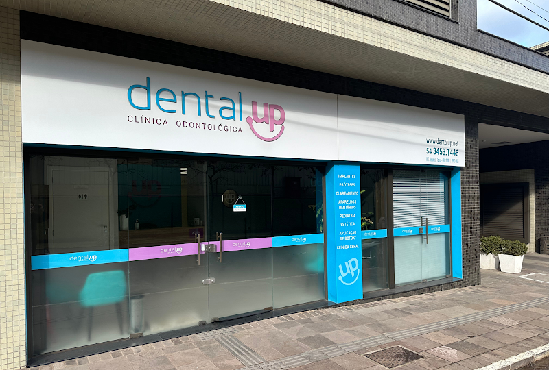 Foto 3 de Dental Up Clínica Odontológica | Dentistas em Bento Gonçalves | Implantes | Próteses | Ortodontia