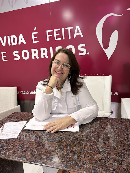 Foto 2 de Dentalcli Estética e Implantes | Dentista | Alinhador Invisível | SouSmile | Feira de Santana