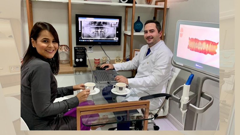 Foto 2 de DENTARE a sua Clínica Odontológica em Vilas do Atlântico - Implantes Dentários e Aparelhos Ortodônticos