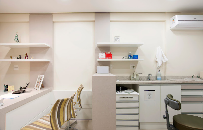 Foto 3 de Dentine Dentistas Especialistas - Alexandre Corso , Eduardo Corso