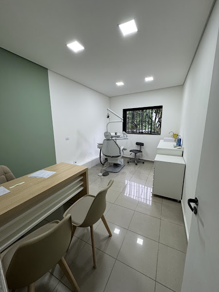 Foto 3 de Dentista 24 Horas | Dra. Dara Almeida | Dentista de Canal