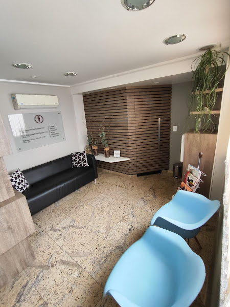 Foto 2 de Dentista 24 horas Mooca, Urgência, Prótese, Ortodontia, Implantes, Facetas, Restaurações, Clareamento- Dr.Raphael Sinnes