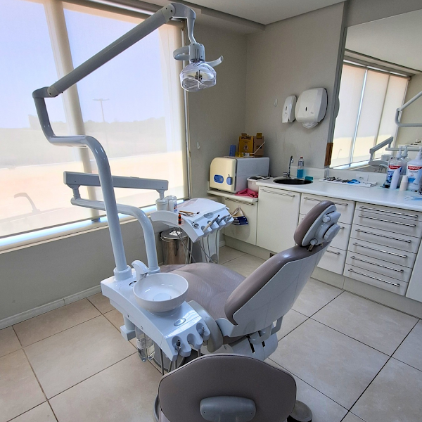 Foto 2 de Dentista 24h Bauru | Giovanna Francisconi