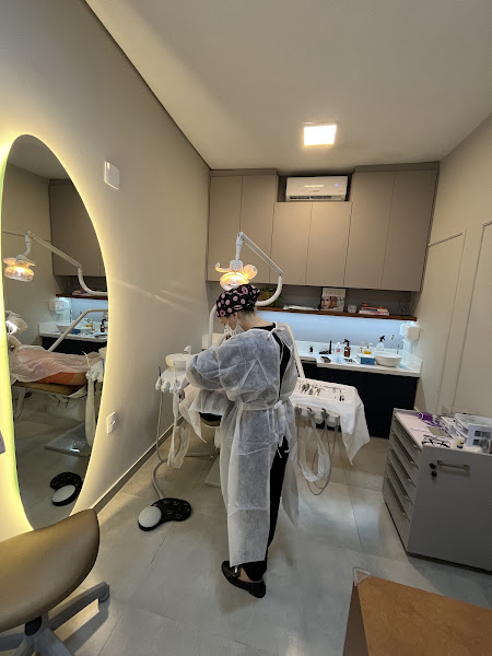 Foto 3 de Dentista Ana Reinert - Ortodontia, Ortopedia Funcional dos Maxilares, Invisalign