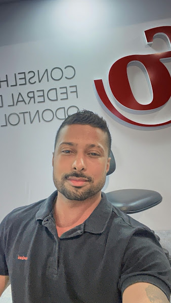 Foto 2 de Dentista Andrey Bollywood