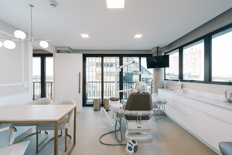 Foto 3 de Dentista Átila Cordeiro - Ortodontia | Invisalign