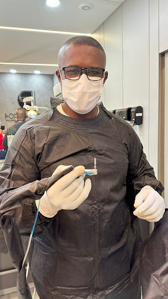 Foto 2 de Dentista Baiano - Especialista em Implantes Dentários em Salvador