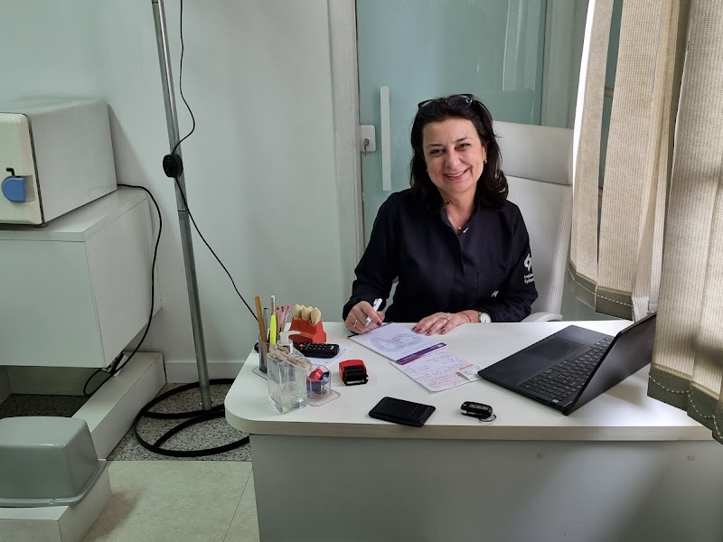 Foto 6 de Dentista Belenzinho-Belém Dra. Nathália Vivaldini. Limpeza, ortodontia, Alinhadores, clareamento, implantes, próteses, canal.