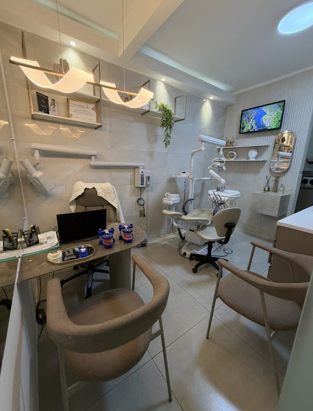Foto 2 de Dentista Camaragibe - Dra. Marília Correia