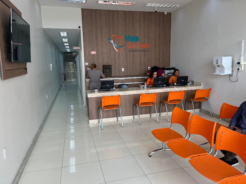 Foto 2 de Dentista | Clínica Mais Sorrisos | Dentista em Vitória | Próteses | Implantes | Aparelho Ortodôntico | Facetas em Resina