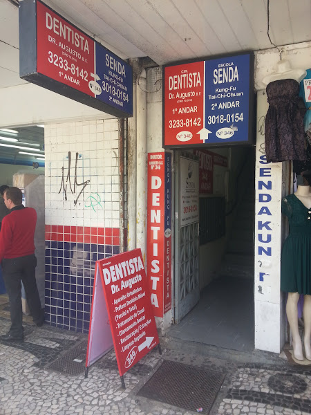 Foto 2 de Dentista - Consultório Odontológico Dr. Augusto - Curitiba/Centro - Praça Tiradentes