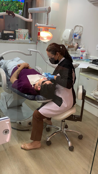 Foto 2 de Dentista de Canal | Dra. Iasminy Barros | Zona Norte