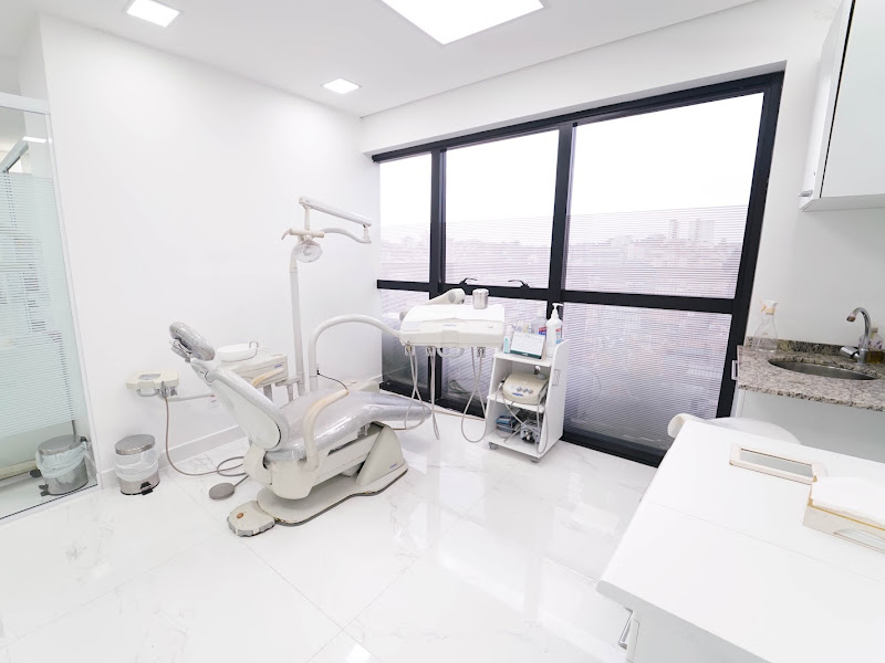 Foto 7 de Dentista Diadema, Aparelho estético ,Implantes, Alinhadores, Protocolos.