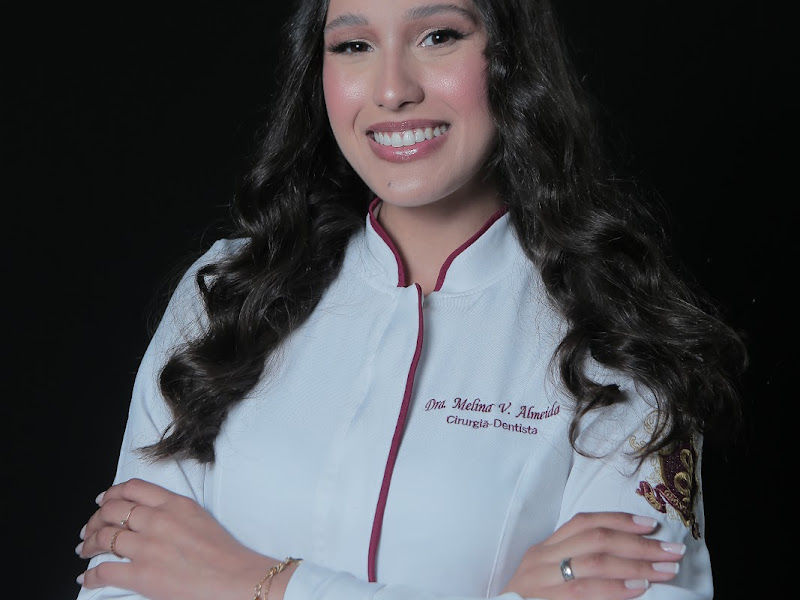 Foto de Dentista Divinópolis - Dra. Melina Almeida