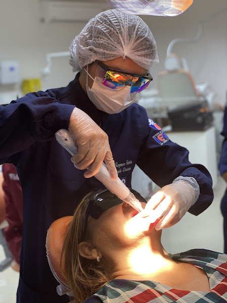 Foto 2 de Dentista Domiciliar e Laserterapia em manaus Dra Rosymar Palheta