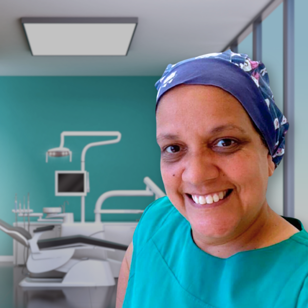 Foto 2 de Dentista Domiciliar em Balneário Camboriú | Dra. Luciana Klovrza Rosas | Atendimento Domiciliar, Oncológico e Geriátrico