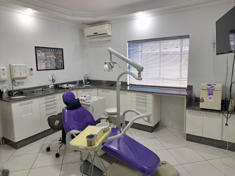 Foto 2 de Dentista Dr. Adriano Mota