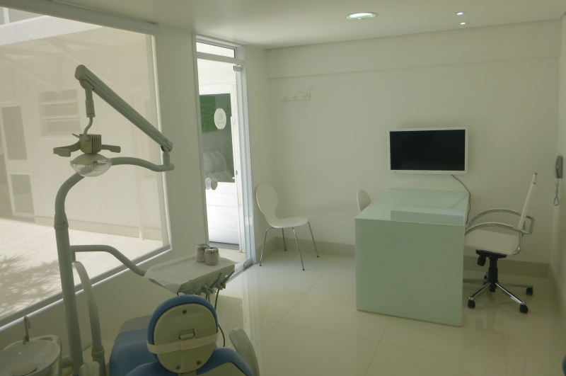 Foto 3 de Dentista-Dr.Álvaro Grossi- Implante dentário