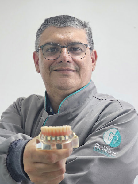 Foto 2 de DENTISTA _ Dr. Calixto | Odontologia Especializada