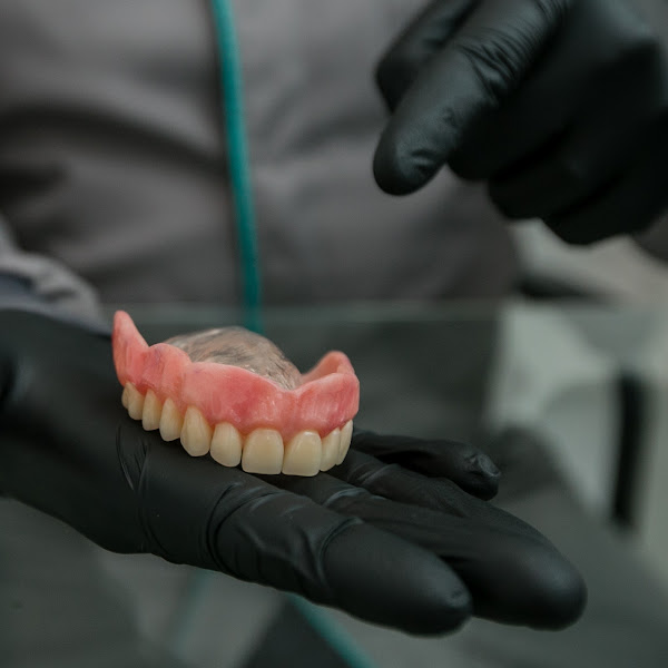 Foto 3 de DENTISTA _ Dr. Calixto | Odontologia Especializada