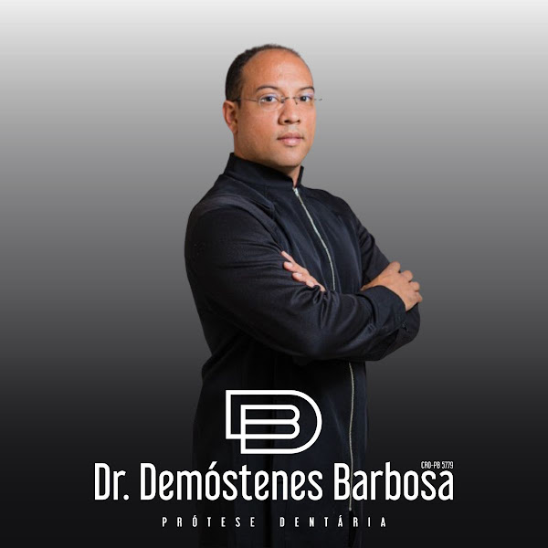 Foto 2 de Dentista Dr. Demóstenes Barbosa - Prótese Dentaria | Facetas de Resina | Facetas de Porcelana