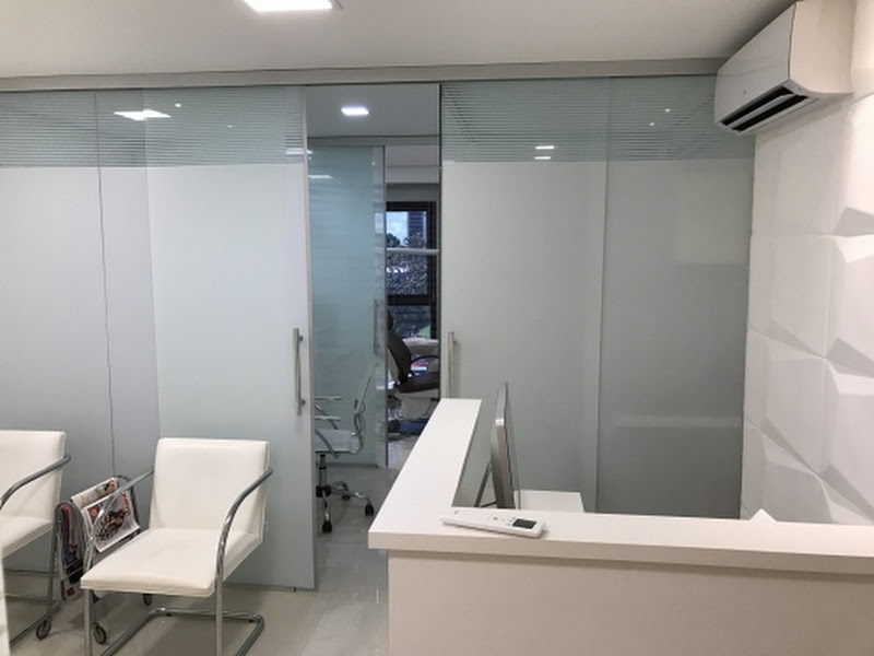 Foto 9 de Dentista Dr. Fernando Brasil | Odontologia de Alto Impacto| Lentes de Contato Dental | Implantes Dentários