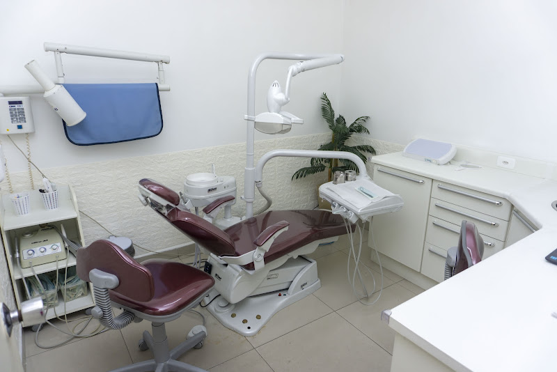 Foto 2 de Dentista Dr Gerson Clínica Condent | Implante Dentário, Lentes de contato dental, Harmonização Orofacial