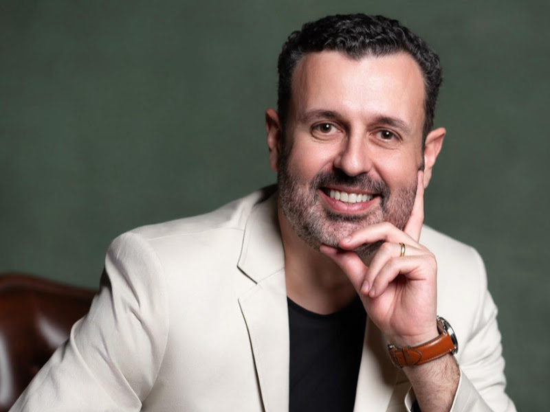 Foto de Dentista Dr Gláucio Carneiro | Lentes de contato dentais | Ortodontia | Clareamento | Jardins | São Paulo