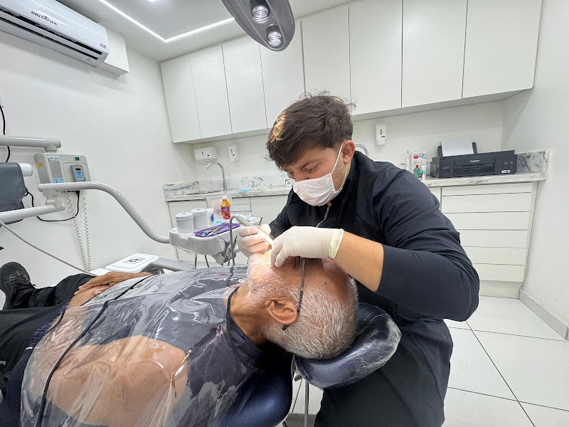 Foto 2 de Dentista Dr Gustavo Duque