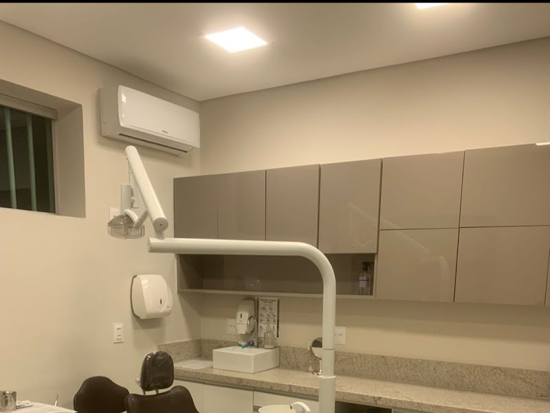 Foto 3 de Dentista Dr Ismael Milla, ortodontia, aparelhos, implantes, clareamento dental, cirurgia, canal