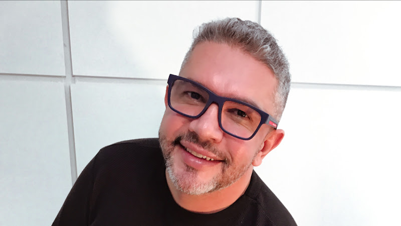 Foto 2 de Dentista Dr. Michel Collins Especialista em Prótese Dental/Implante Dental/Faceta em Resina/Protocolo próximos a Madureira