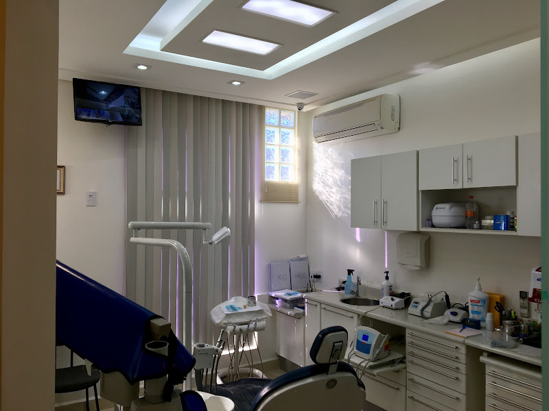 Foto 2 de Dentista - Dr.Paulo E. Vera